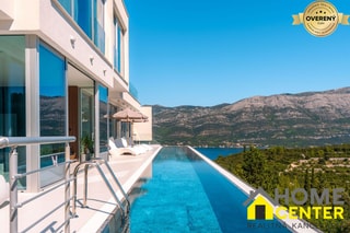 NA PREDAJ Luxusná vila  /360 m²/ s infinity bazénom, mesto Korčula