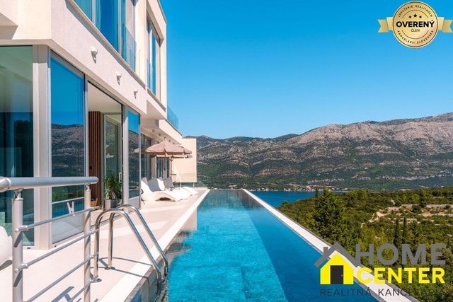 NA PREDAJ Luxusná vila  /360 m²/ s infinity bazénom, mesto Korčula
