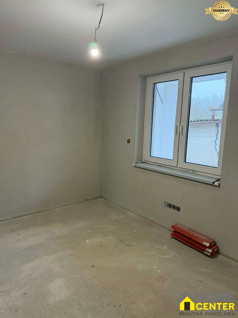 PREDAJ :  4 IZBOVÝ RODINNÝ DOM S GARÁŽOU,OBEC BODZA 4