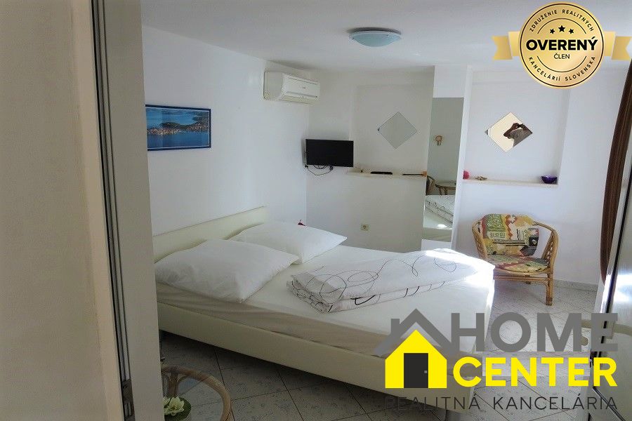 NA PREDAJ nádherný apartmánový dom priamo  pri mori, Primošten 4