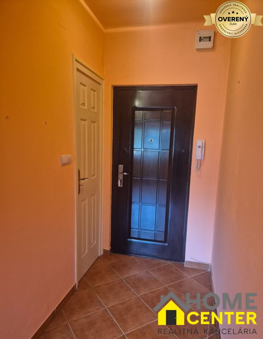 PREDAJ : GARSÓNKA 20m2, CINTORÍNSKY RAD, KOMÁRNO 3