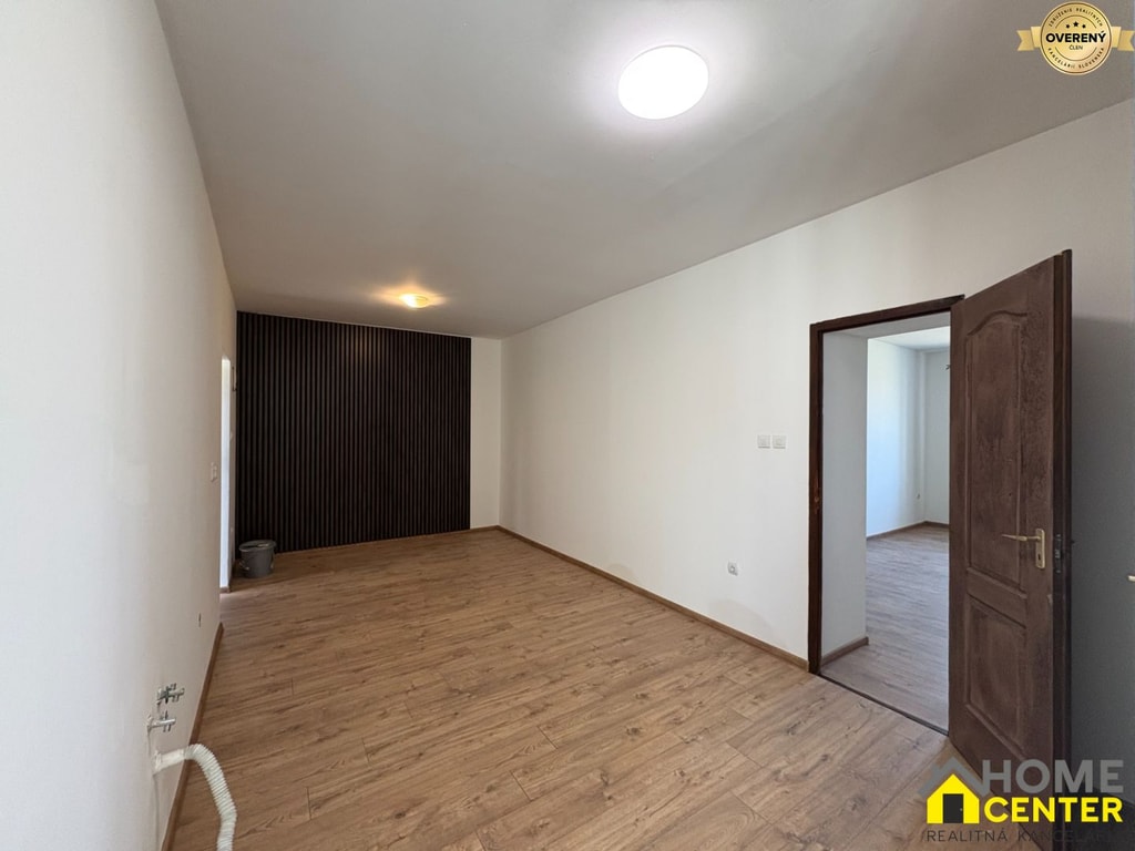 PREDAJ: Rodinný dom po rekonštrukcii /700 m2 pozemok/ Zemianska Olča 5