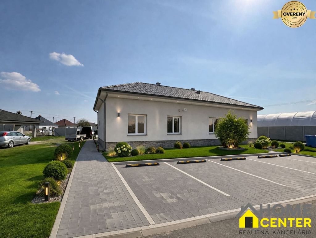 PREDAJ: Rodinný dom po rekonštrukcii /700 m2 pozemok/ Zemianska Olča 3