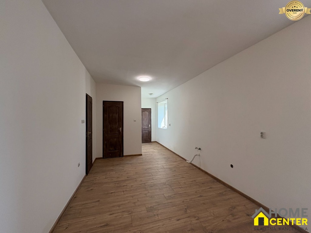 PREDAJ: Rodinný dom po rekonštrukcii /700 m2 pozemok/ Zemianska Olča 4