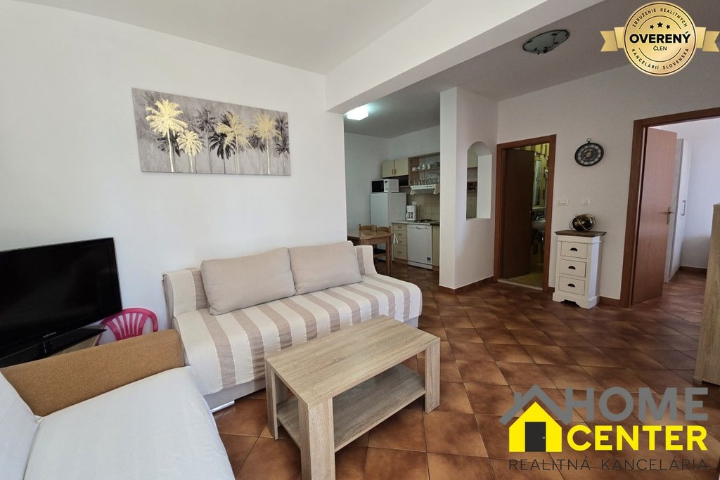 NA PREDAJ 2-izbový APARTMÁN S VÝHĽADOM NA MORE, OMIŠ 3