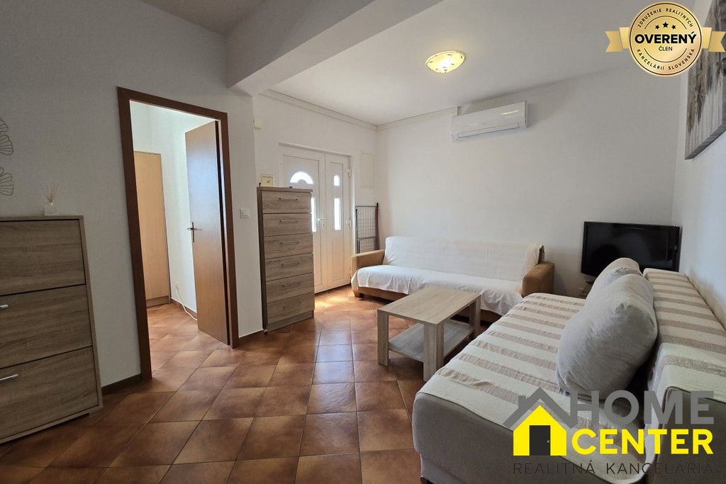 NA PREDAJ 2-izbový APARTMÁN S VÝHĽADOM NA MORE, OMIŠ 4