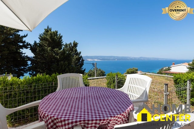 NA PREDAJ 2-izbový APARTMÁN S VÝHĽADOM NA MORE, OMIŠ