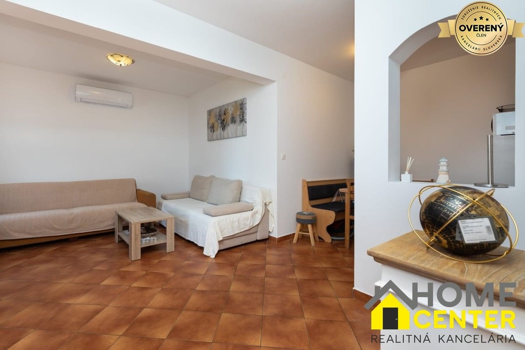 NA PREDAJ 2-izbový APARTMÁN S VÝHĽADOM NA MORE, OMIŠ 5