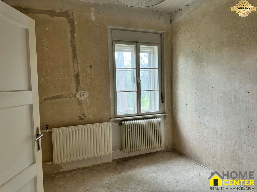 PREDAJ  5 izbový meštiansky byt v centre - KOMÁRNO 5
