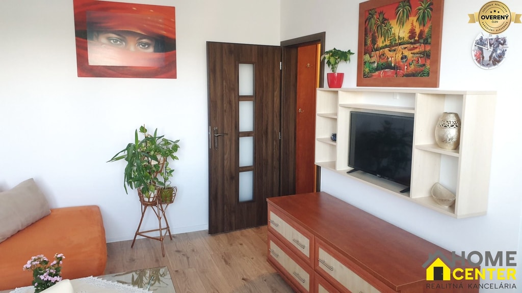 ZNÍŽENÁ CENA/ PREDAJ 2 izbového zrekonštruovaného bytu, Komárno 5