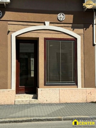 PRENÁJOM - obchodný priestor/ kancelária na Jókaiho ulici - KOMÁRNO