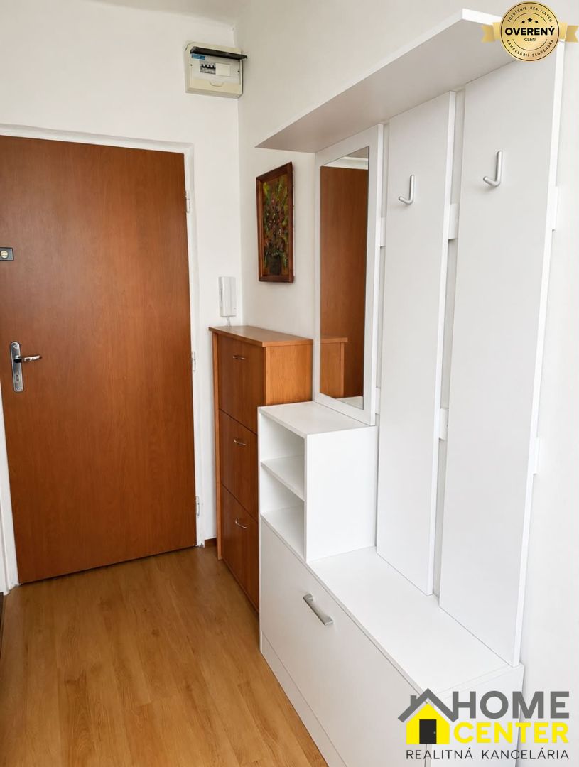 PREDAJ : 1 IZBOVÝ BYT, UL. KOMENSKÉHO, KOMÁRNO 5