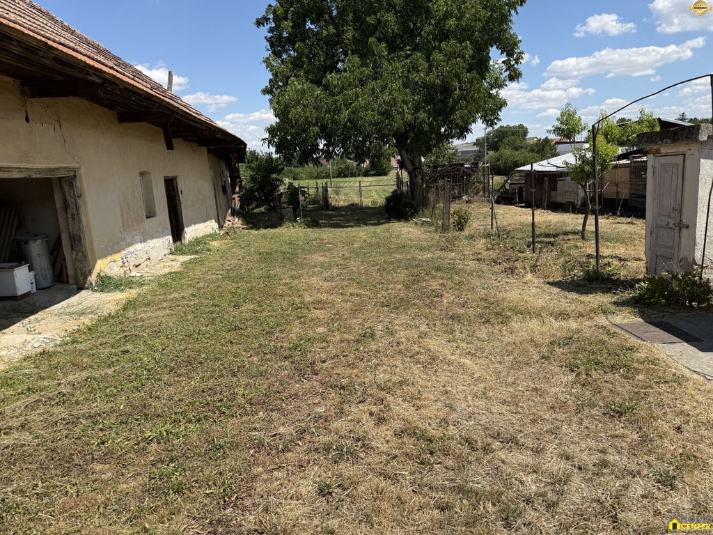 REZERVOVANÉ   rodinný dom , obrovský pozemok 62 árov , Hul 4