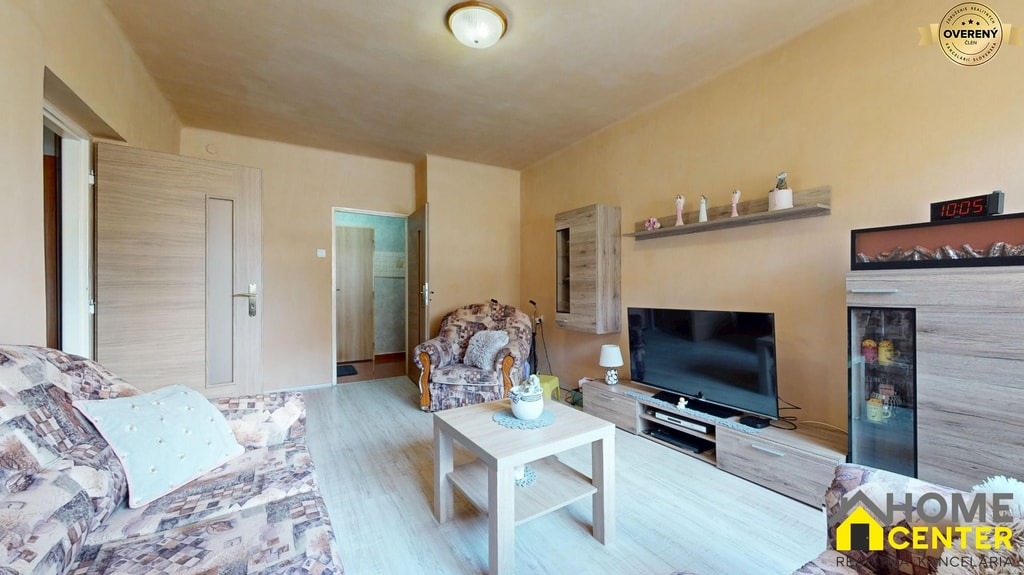 PREDAJ 2 izbový, zrekonštruovaný byt s loggiou blízko centra 4