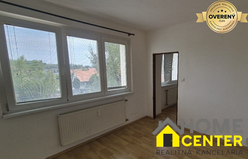 PREDAJ : 1 IZBOVÝ BYT, KOMÁRNO 3