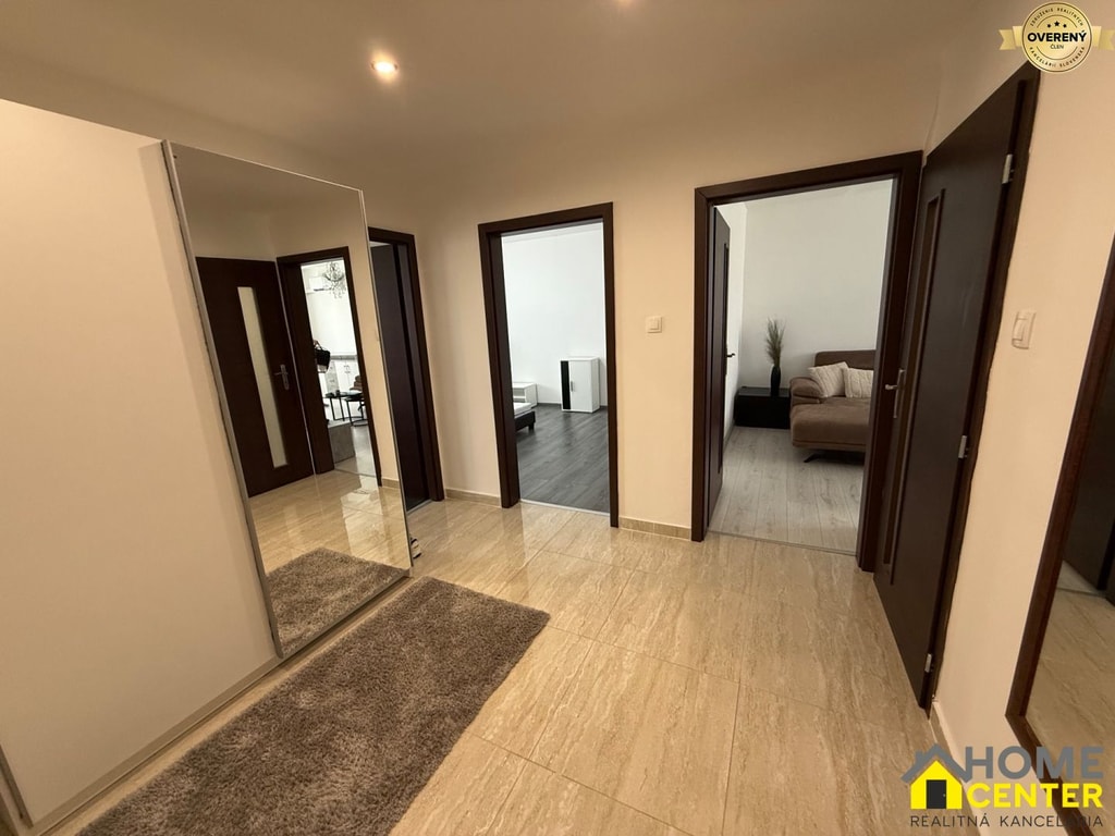 PRENÁJOM , veľký 3 izbový byt ,82m2 ,s balkónom Nové Zámky, prerobený 5
