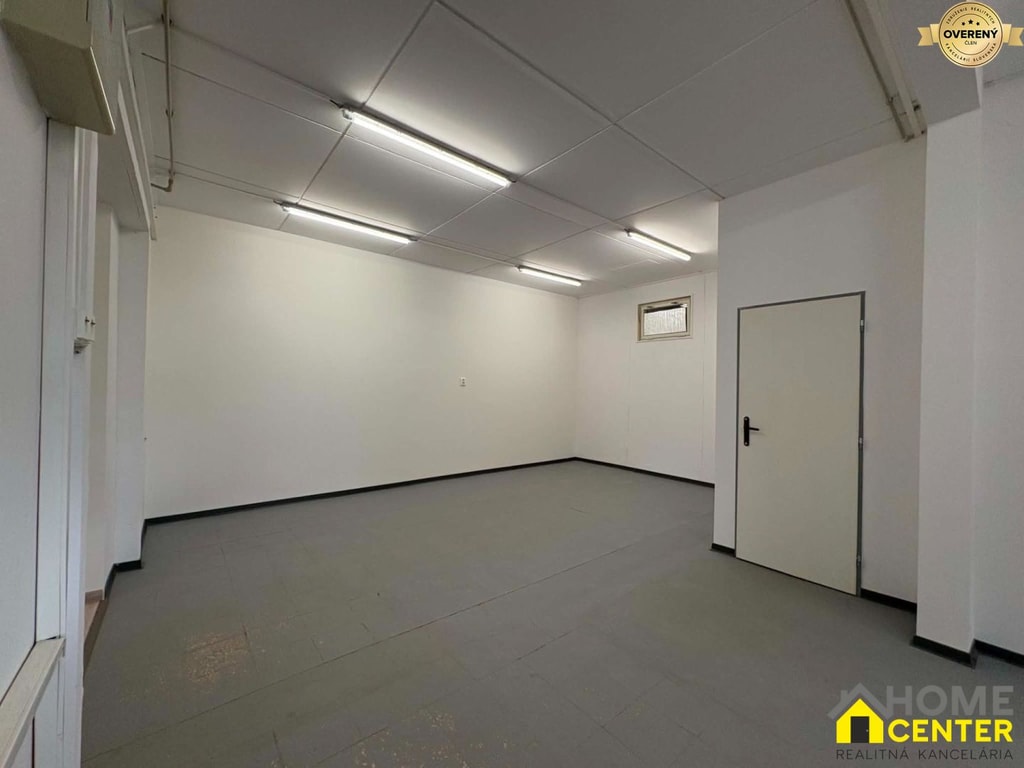 NA PRENÁJOM podnikateľský / skladový/ priestor /67 m2/ Komárno 4