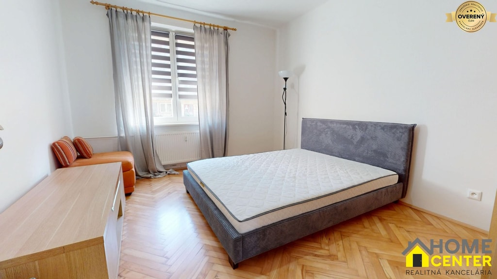 PRENÁJOM 2 izbový, zariadený byt pri nemocnici v Komárne 5