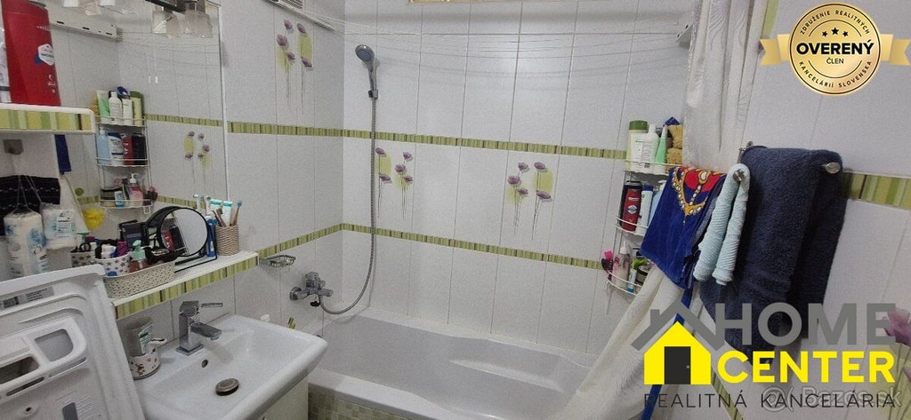 PREDAJ : 2 IZBOVÝ BYT, UL. B. KIRÁLYA, KOMÁRNO 4