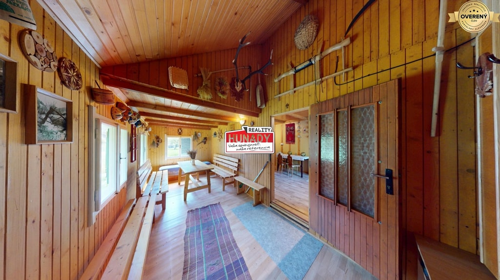 (2.250 m²) CHATA S VEĽKÝM POZEMKOM 3