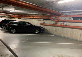 Garážové státie na ulici Údernícka