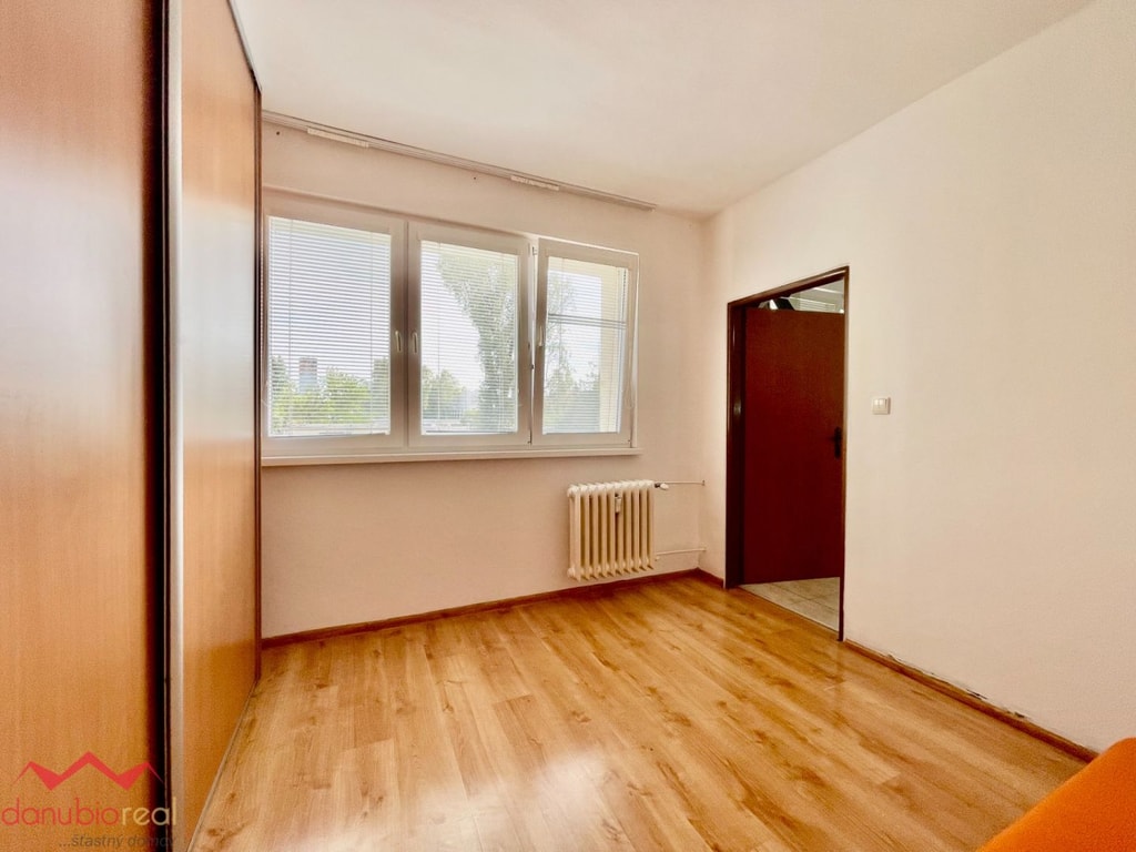 Kompletne prerobený zariadený 1-izbový byt na Košickej, Komárno 5