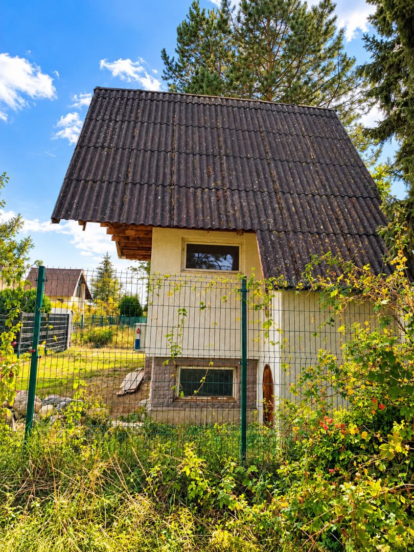 Pozemok v obci Jakubov aj so zahradkou chatkou 4