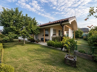 Moderný samostatne stojaci 4-izbový bungalov, Láb okres Malacky
