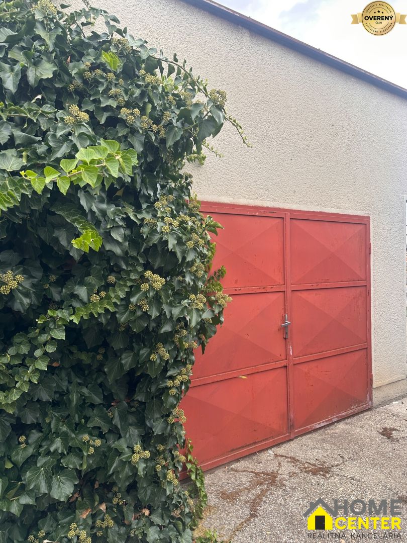 RODINNÝ DOM SO STAVEBNÝM POZEMKOM,, KOLÁROVO 2
