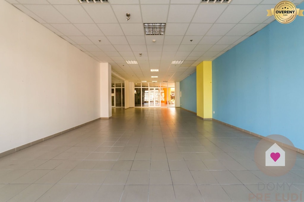 GALANTA/CENTRUM - obchodný priestor s balkónom v OC GALAXIA 3