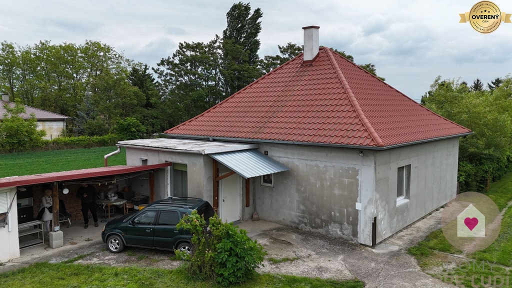 Veľký priestranný pozemok o rozlohe 7445 m2, Jelka 4