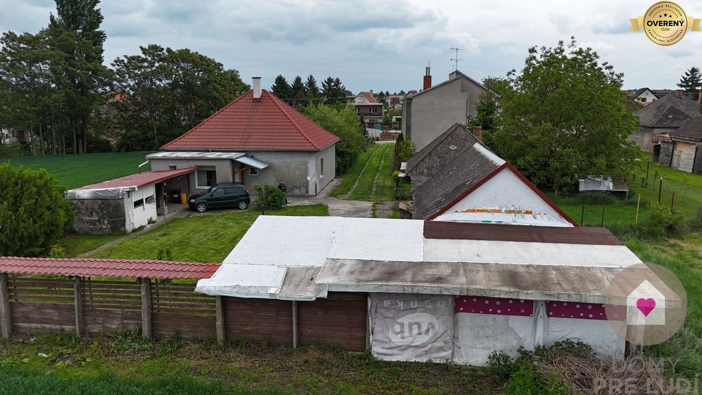 Veľký priestranný pozemok o rozlohe 7445 m2, Jelka 3