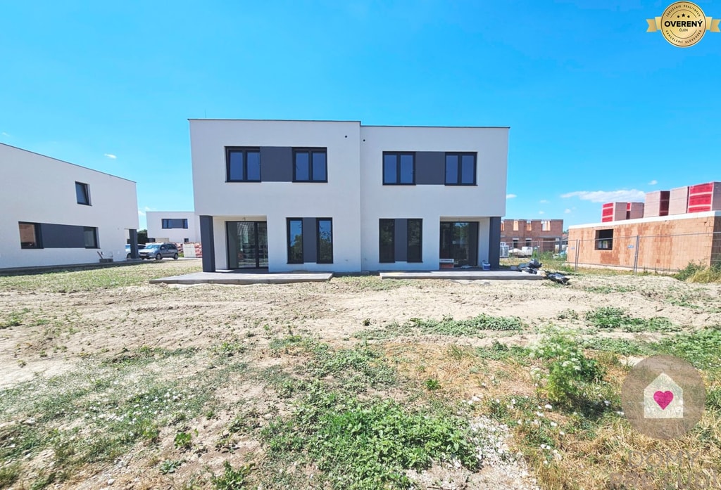 SKOLAUDOVANÝ 4 izbový RD, ÚP 128 m2 S TEP. ČERPADLOM, POZEMOK 405 m2 2