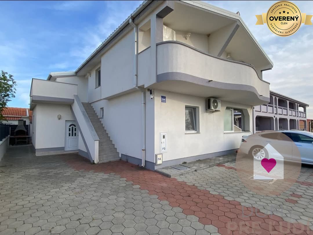 HR/Ostrov VIR- Predaj 2 zariadených apartmánov za cenu 1 - 95m2 3