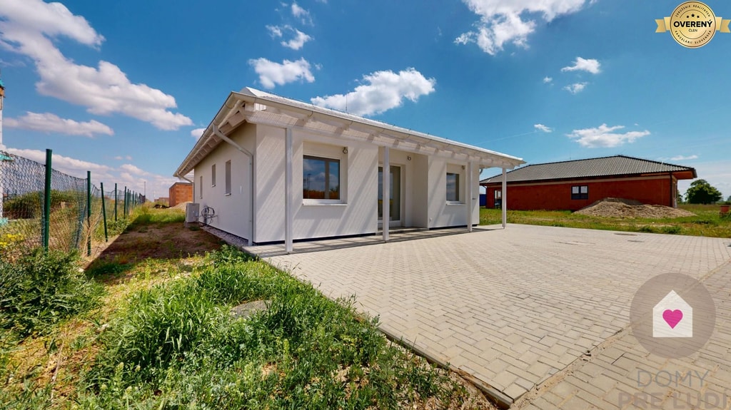 NOVY SVET - SKOLAUDOVANÝ rodinný dom s terasou a parkovaním 5