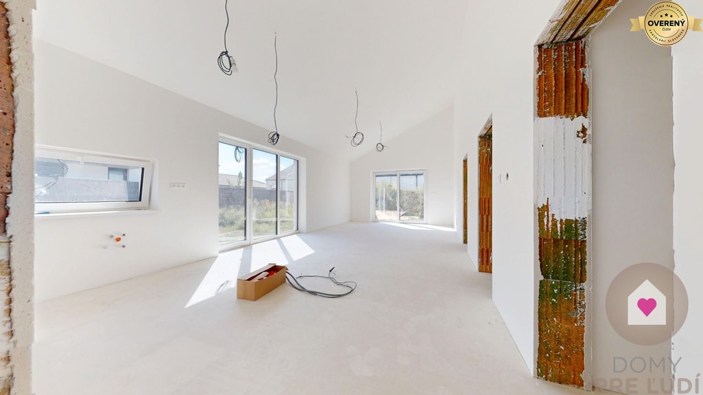 MODERNÝ 4-IZBOVÝ RODINNÝ DOM V SENCI | 116,52 m² | POZEMOK 561 m² 4