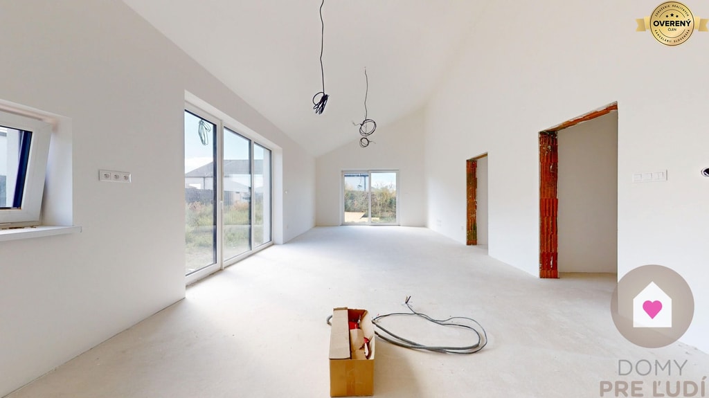 MODERNÝ 4-IZBOVÝ RODINNÝ DOM V SENCI | 116,52 m² | POZEMOK 561 m² 2
