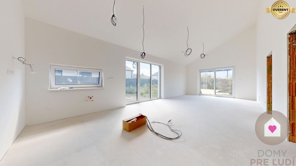 MODERNÝ 4-IZBOVÝ RODINNÝ DOM V SENCI | 116,52 m² | POZEMOK 561 m² 3
