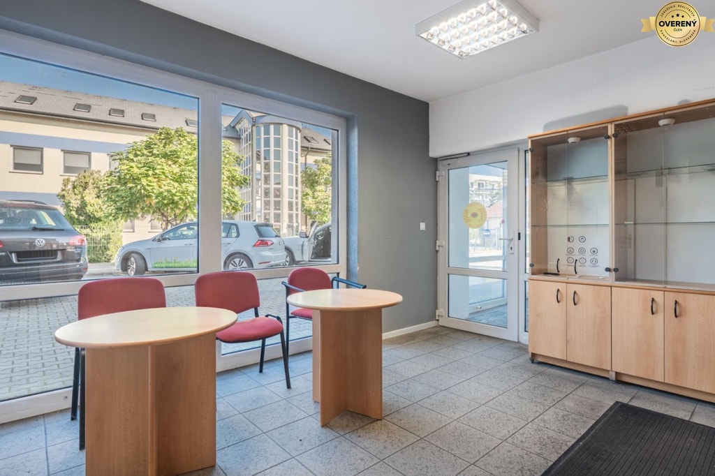 BABONY TRE I Administratívna budova 241 m² s parkovaním P. Biskupice 3