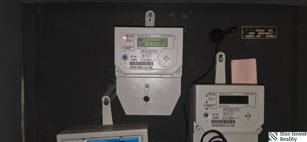 NA PREDAJ GARÁŽ V SENCI , SAMOSTATNÝ ELEKTROMER, ZATEPLENÁ 4