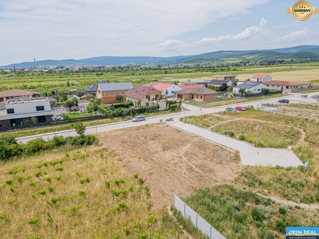 PREDAJ SP VO VINOSADOCH - 640 m2 2