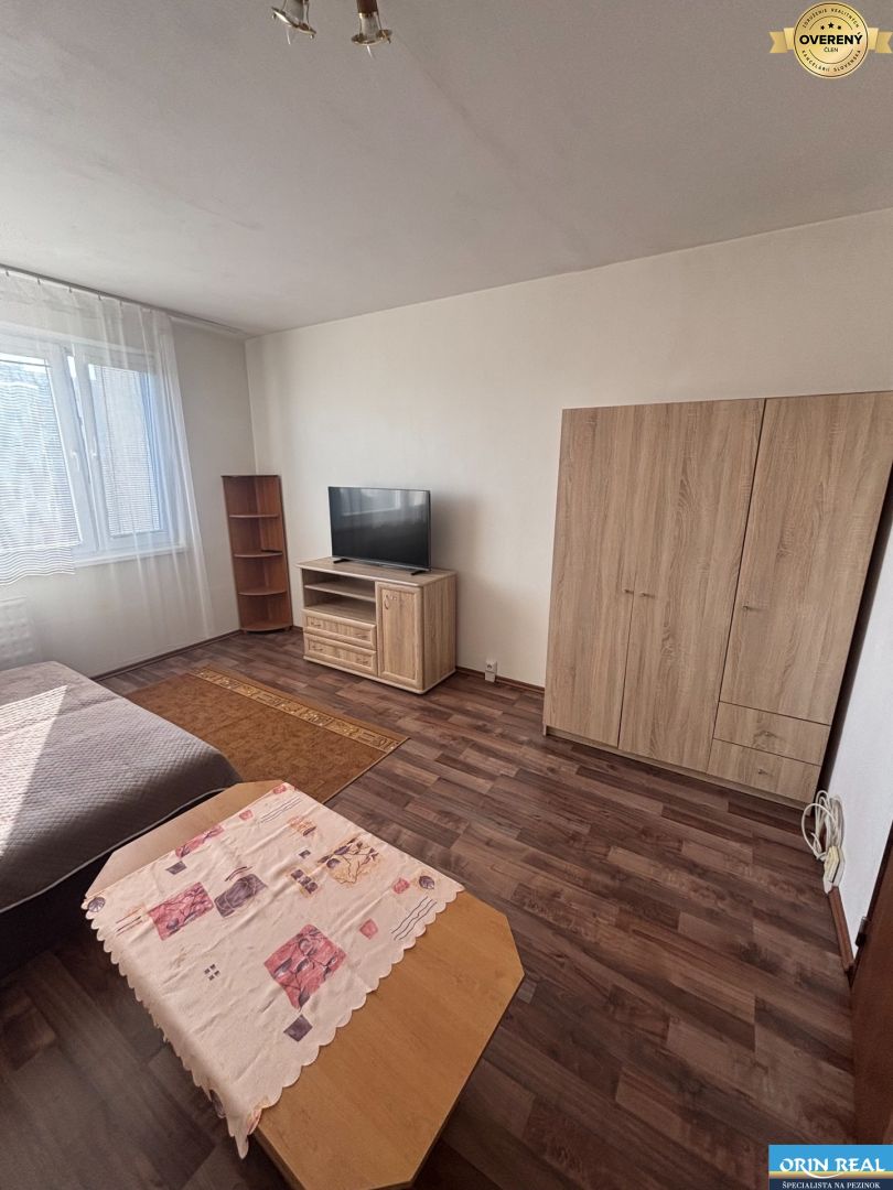PRIESTRANNÝ 1 IZBOVÝ BYT S LODŽIOU - SEVER 4