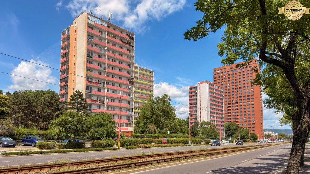 BABONY TRE 3-izbbyt s veľkou loggiou vo vyhľadávanej lokalite Bratisl 4