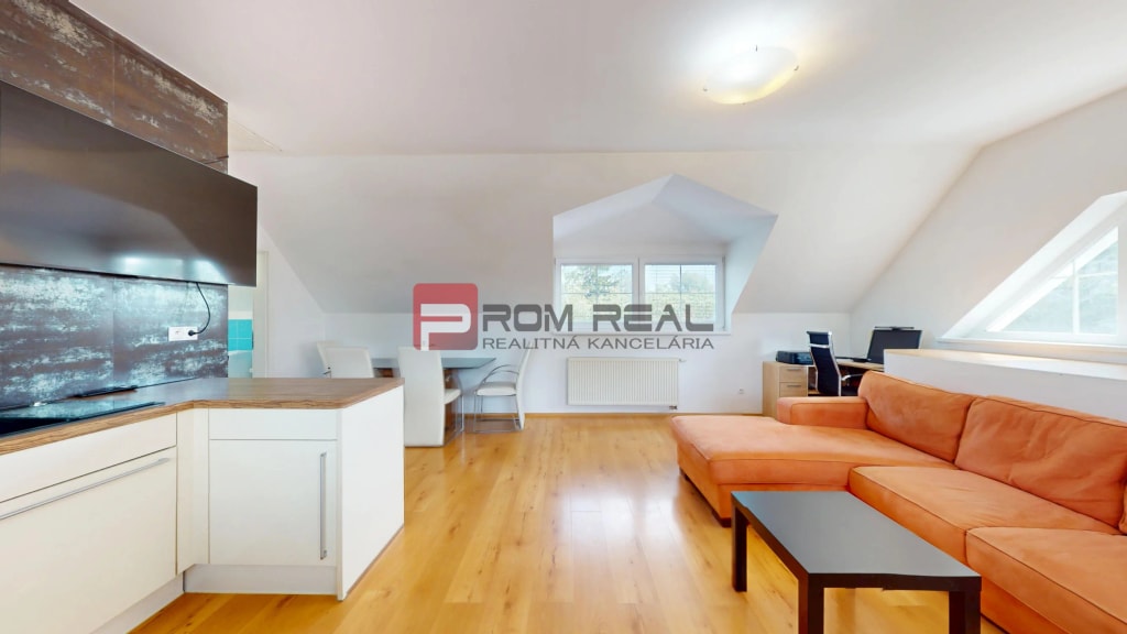 3D OBHLIADKA - Veľký 2-izbový podkrovný byt s rozlohou 62 m2 + terasa –Alžbetin dvor 4