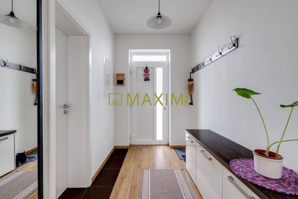 Moderný samostatne stojaci 4-izbový bungalov, Láb okres Malacky 4