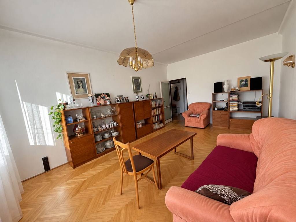 3,5-izbový byt s loggiou – Bratislava - Ružinov / Rovníková ulica 2