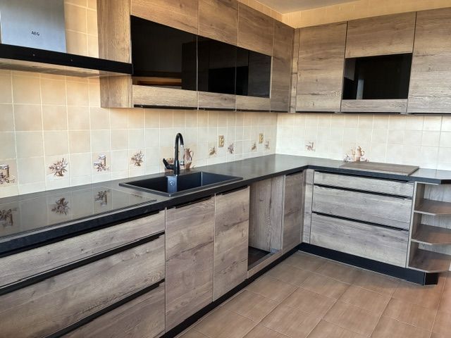 EZKLUZÍVNE* Predám 2 izbový byt Ilava, ul. SNP - 58 m2 3