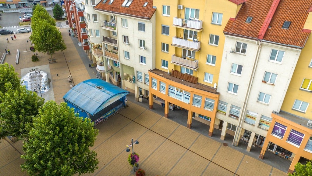 Nebytový priestor Púchov, Pešia zóna ul. Moyzesova, 77,50 m2 5