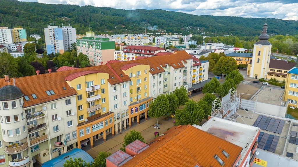 Nebytový priestor Púchov, Pešia zóna ul. Moyzesova, 77,50 m2 3