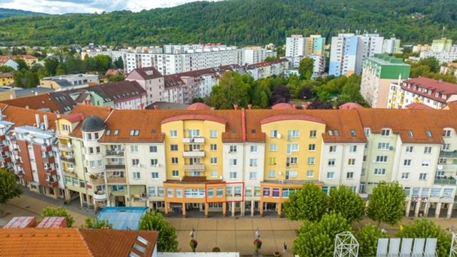 Nebytový priestor Púchov, Pešia zóna ul. Moyzesova, 77,50 m2 2